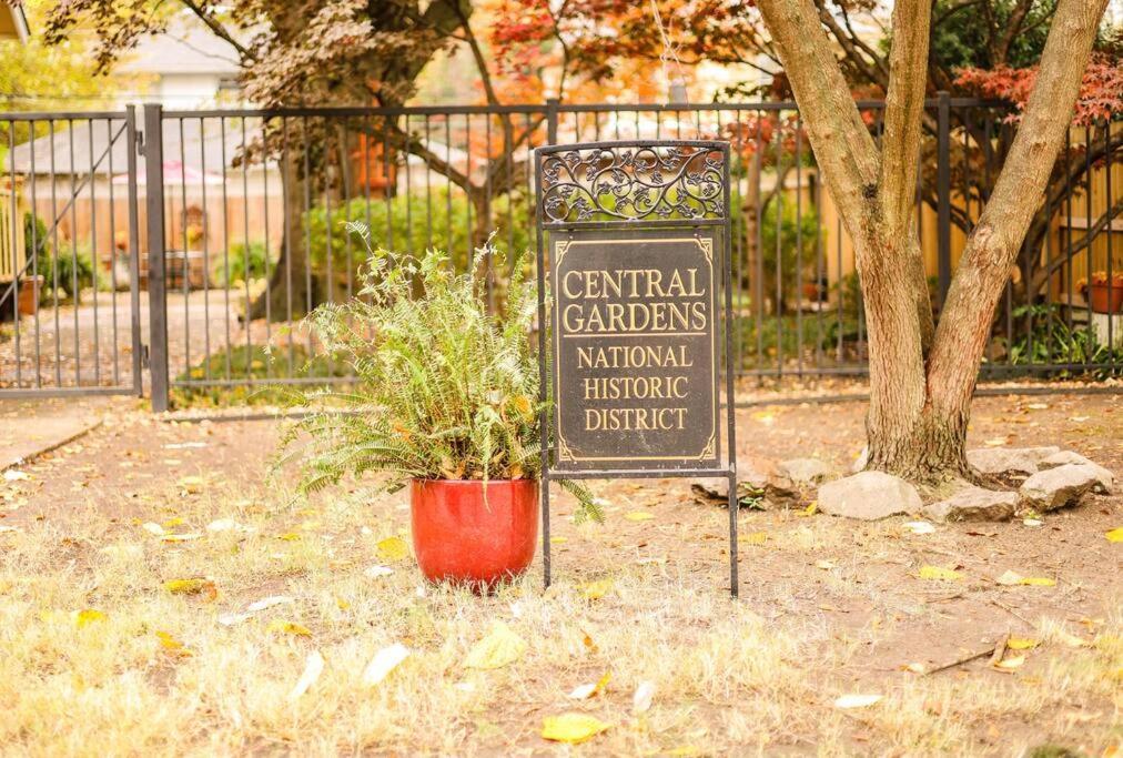 J Birds' Bungalow In The Heart Of Midtown Memphis Exteriör bild